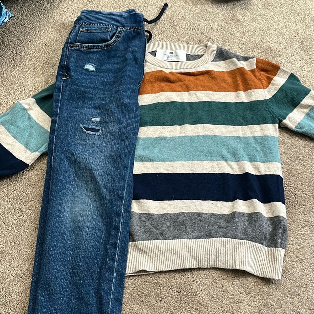 Boys H&M sweater & Cat and Jack jeans 5T